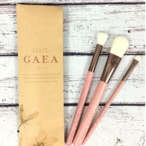 Luxie Other - 🌺 3/20 Luxie 3 PC Gaea Brush Set